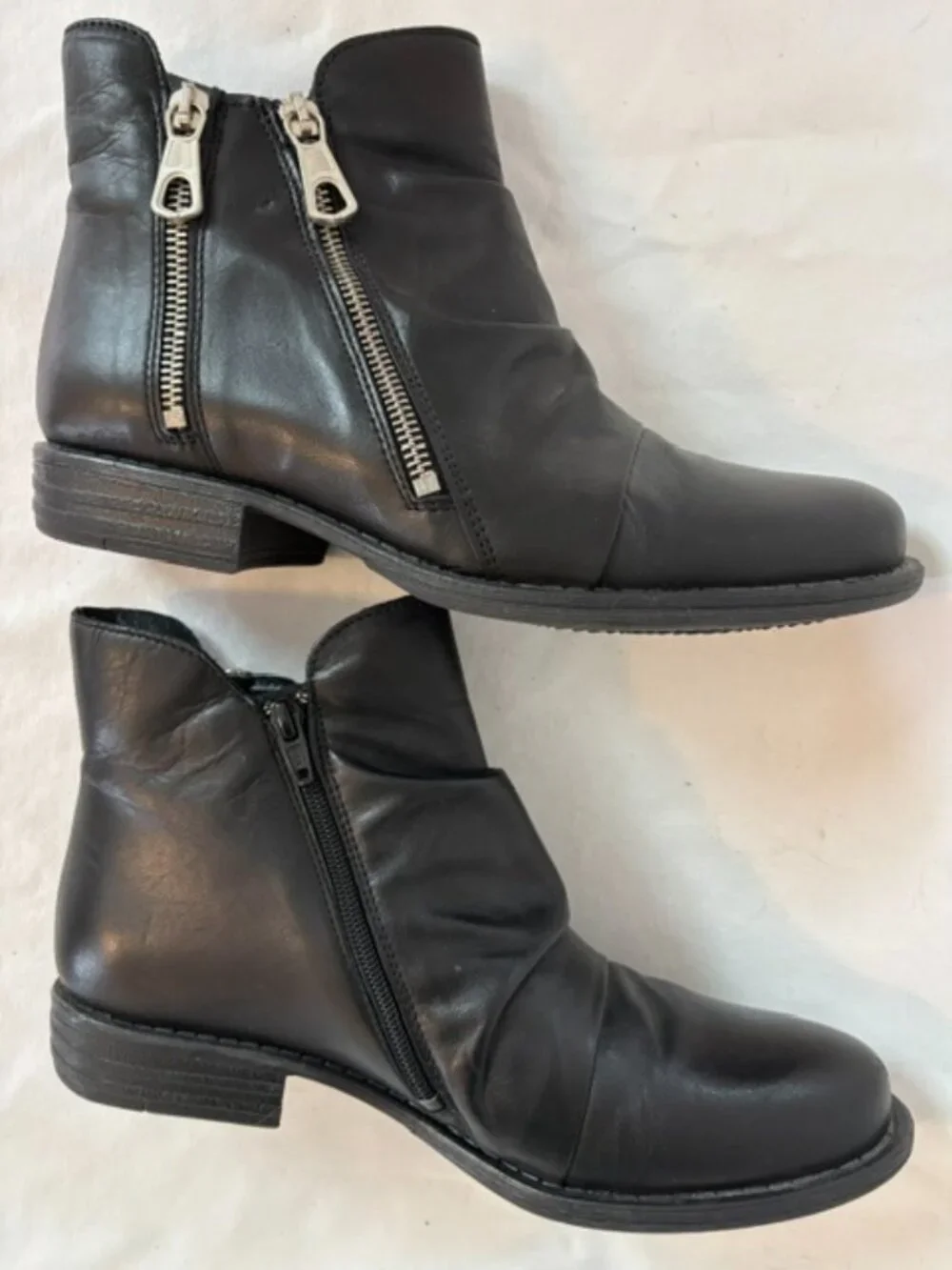Miz Mooz Logic Black Leather Ruched Dual Zipper Ankle Boot Women's 38 (7.5 US)